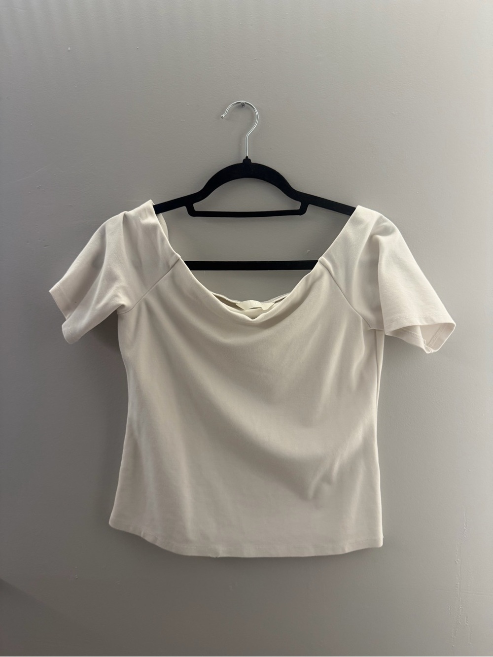 H&M Cream Off-Shoulder Short Sleeve Tank Top